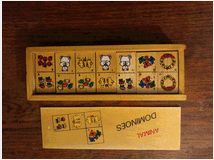 4835044 Domino gioco per