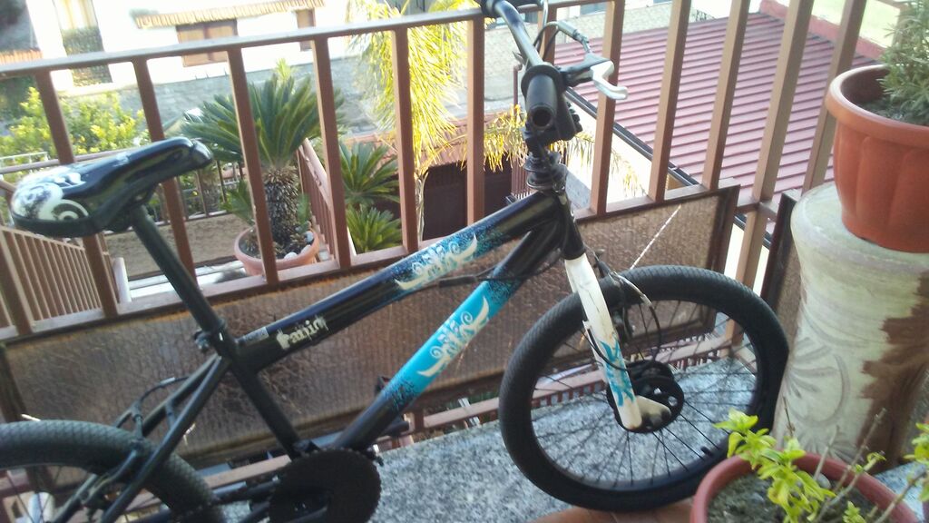 4547046 Bicicletta bmx