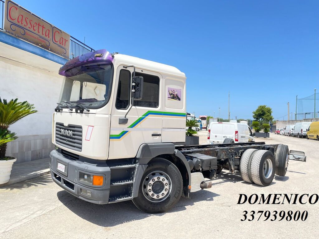 5351827  Camion MAN 26 414 F ADR TELAIO