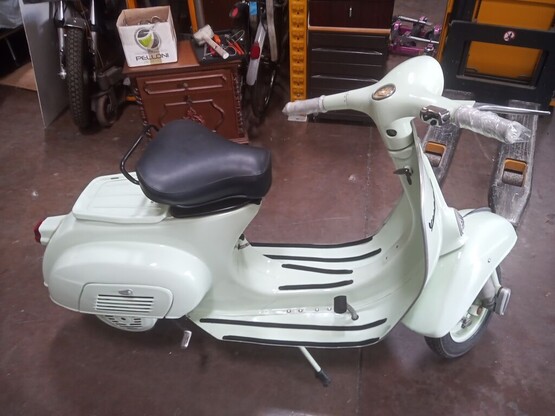 4984769 Nuovo  piaggio vespa