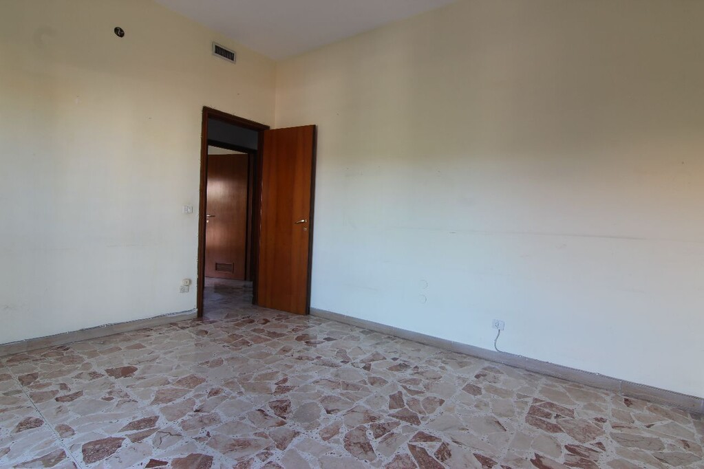 4908424  appartamento mq160 Buono