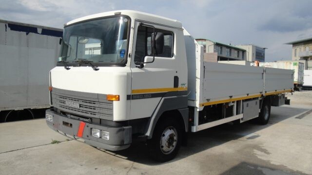 5276422  Camion NISSAN