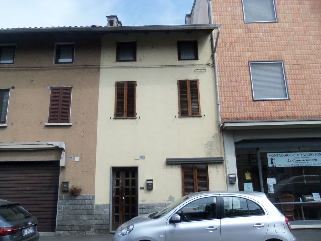 5318119  casa mq235 Da ristrutturare