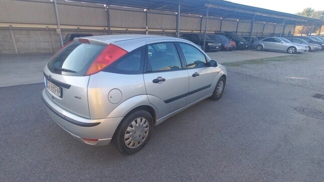 5028085  FORD FOCUS