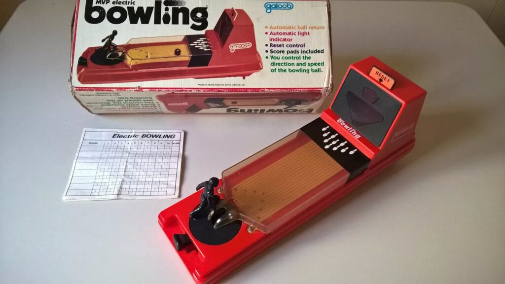 5337666 Galoob  BOWLING  Hand Held