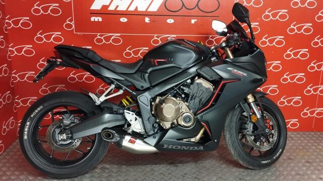 5221638  HONDA CBR R 35 KW