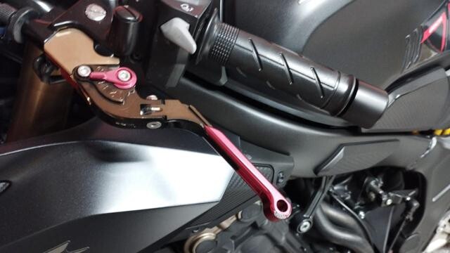 5221640  HONDA CBR R 35 KW