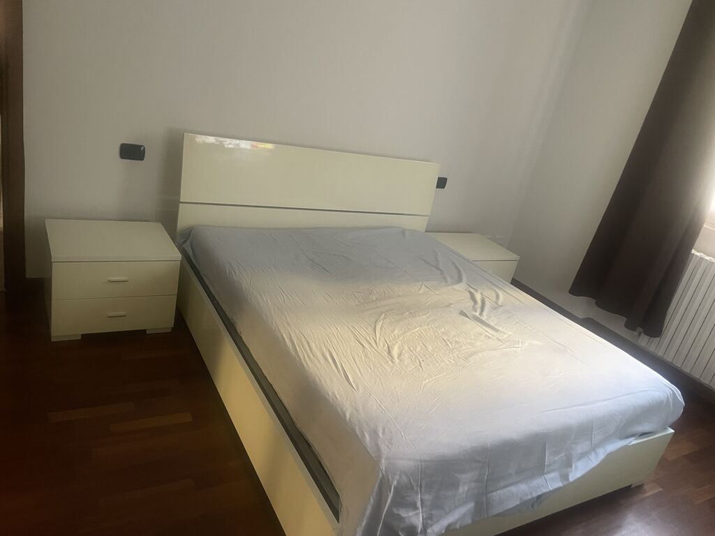 5353854 Letto e 2 comodini