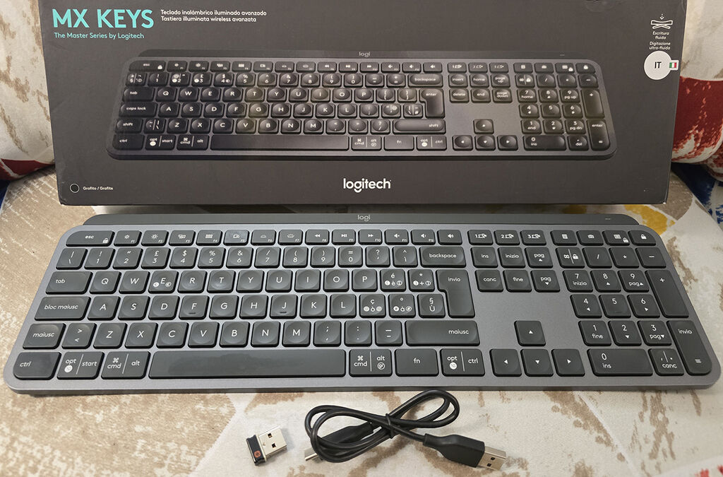 5350502 Logitech MX Keys tastiera