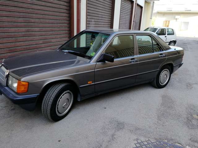 4824231  MERCEDES 190 190E