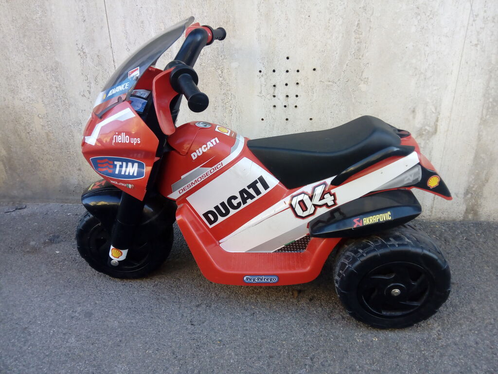 5319495  Moto Ducati 3 ruote elettrica