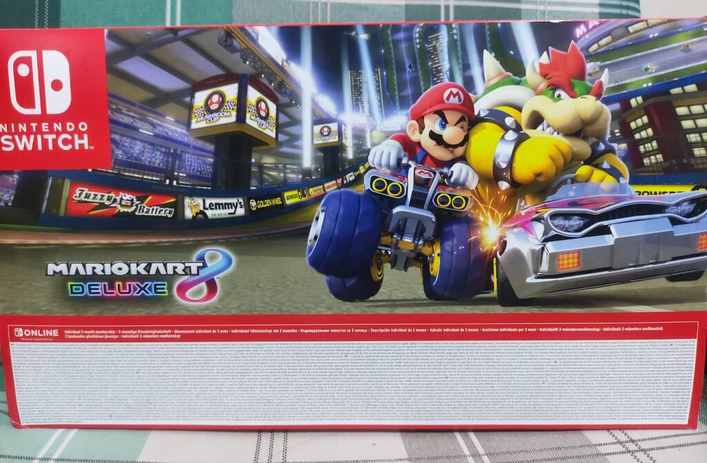 4828372 Nintendo Switch +Mario Kart .