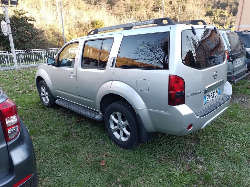 5303681  NISSAN Pathfinder 7 posti