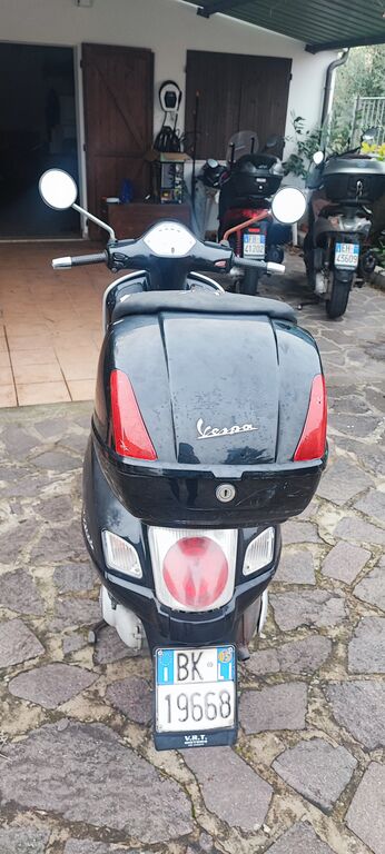 5279212  PIAGGIO Vespa L 200