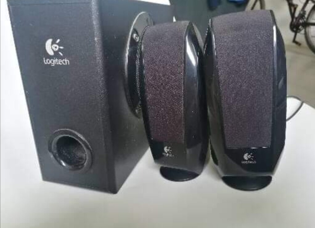 4916676 Subwoofer + Colonnine (Logitech)