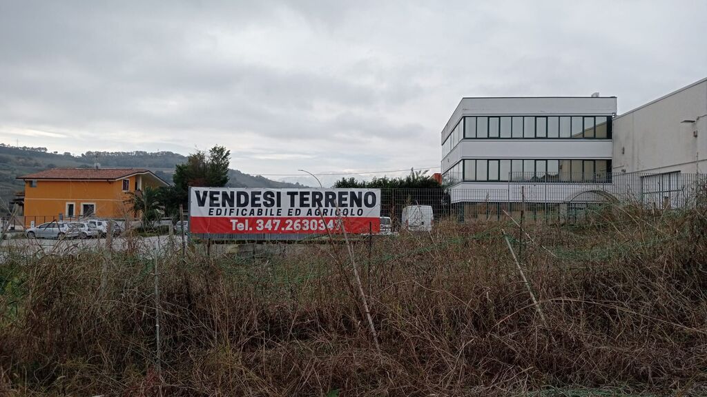 5213642  terreno edificabile mq32000