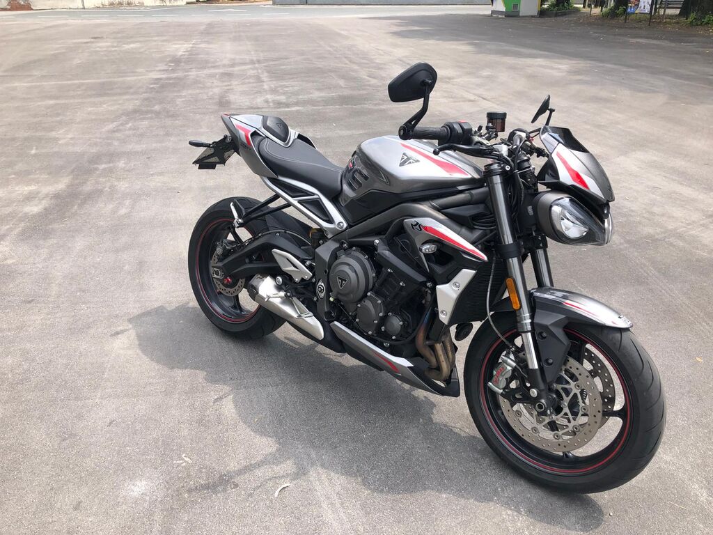 5323349  TRIUMPH Street triple Rs