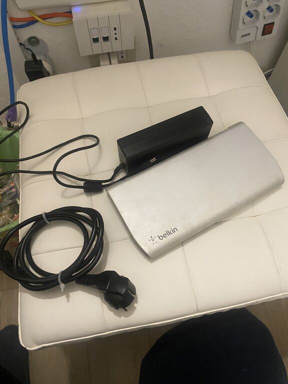 5337103 Vendo Docking Station  Belkin