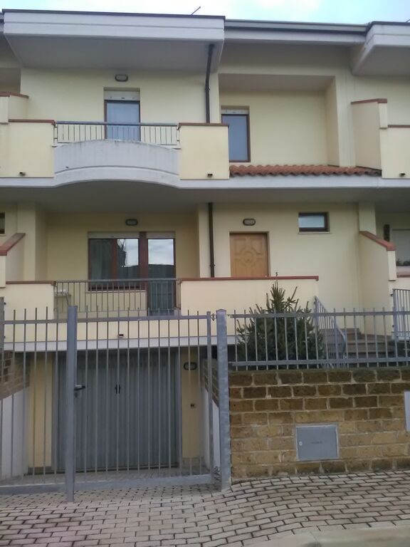 4918354  villa a schiera mq220 Nuova