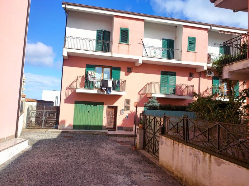 5325563  villa a schiera mq240 Buono