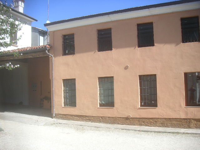 5326226  villa a schiera mq120