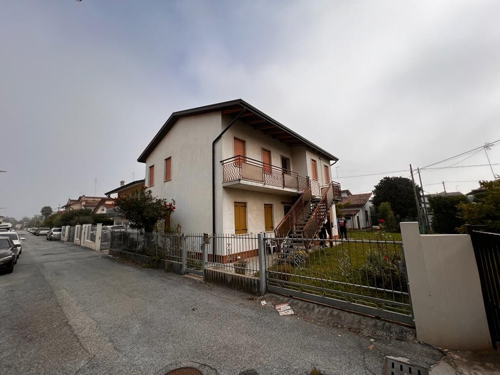 5180620  villa bifamiliare mq250