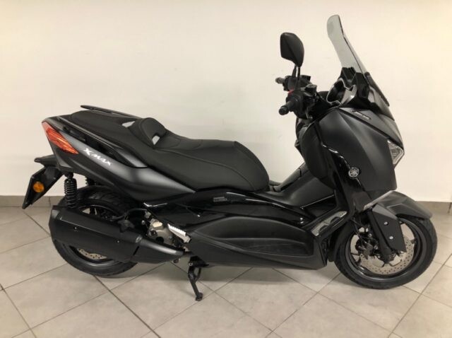 5282391  YAMAHA X max Scooter